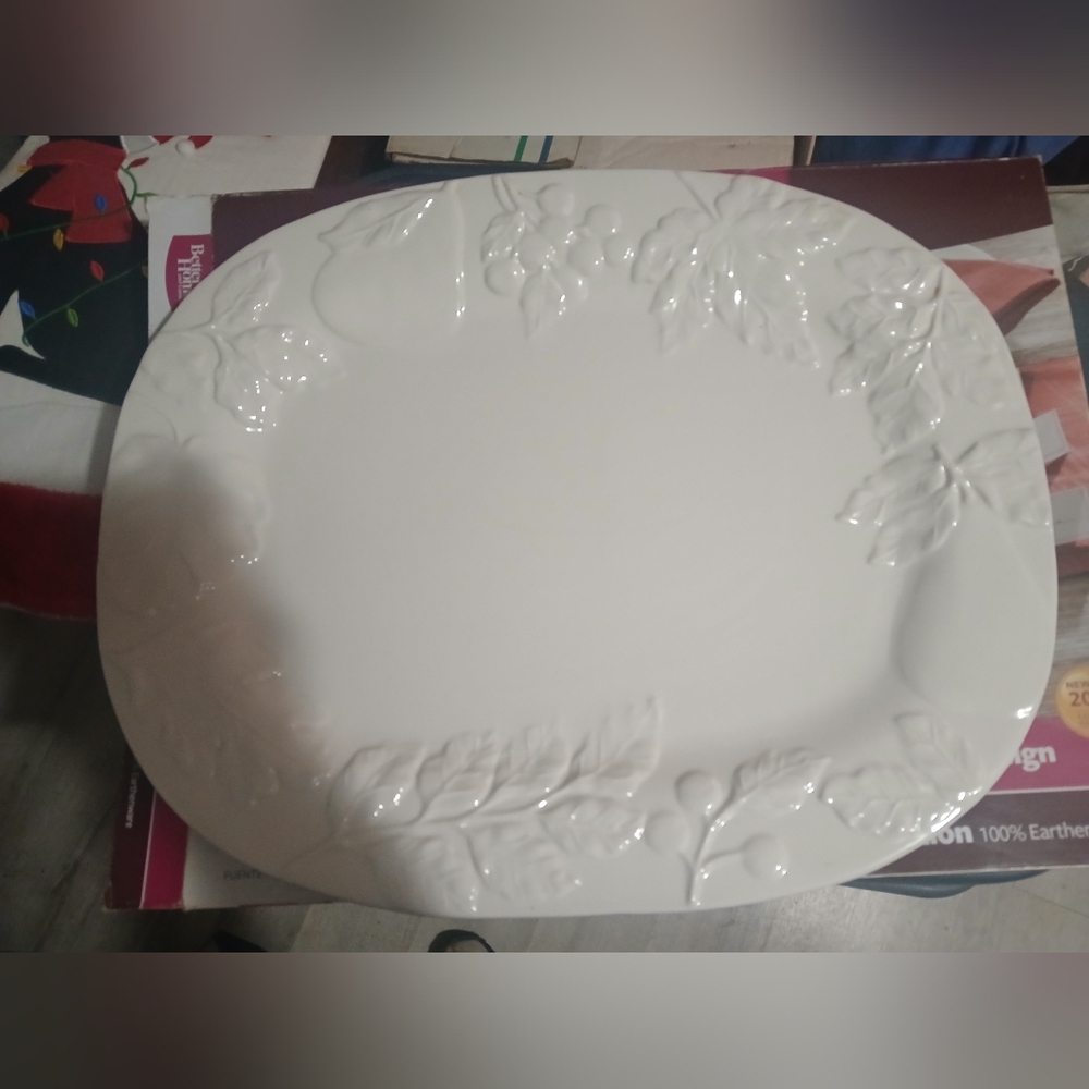 Better Homes And Gardens Large White Embossed Leaf Oval Serving Platter